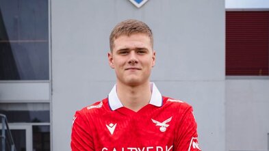 Fyrir­liði Njarð­víkur til Vals