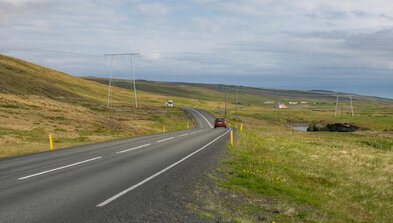 Bílslys á Hrútafjarðarhálsi: Viðbragðsaðilar nýlentir