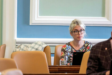 Krefur Þorgerði um skýrari svör