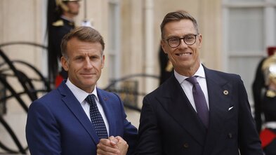Finnar taka þátt í kjarnorkuvernd Frakka