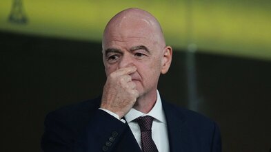 Eng­land dregur stuðning sinn við Infantino til baka