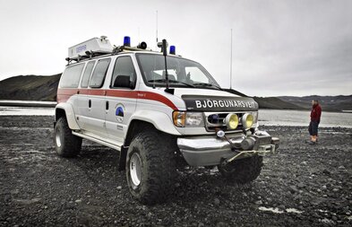 Leita flugmanns sunnan við Mýrdalsjökul